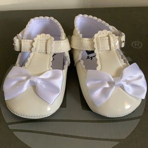 Baby Girl White Crib Baby Shoes with Bows